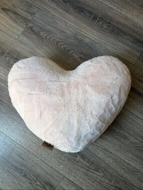 UGG Heart Fluff Pillow pink